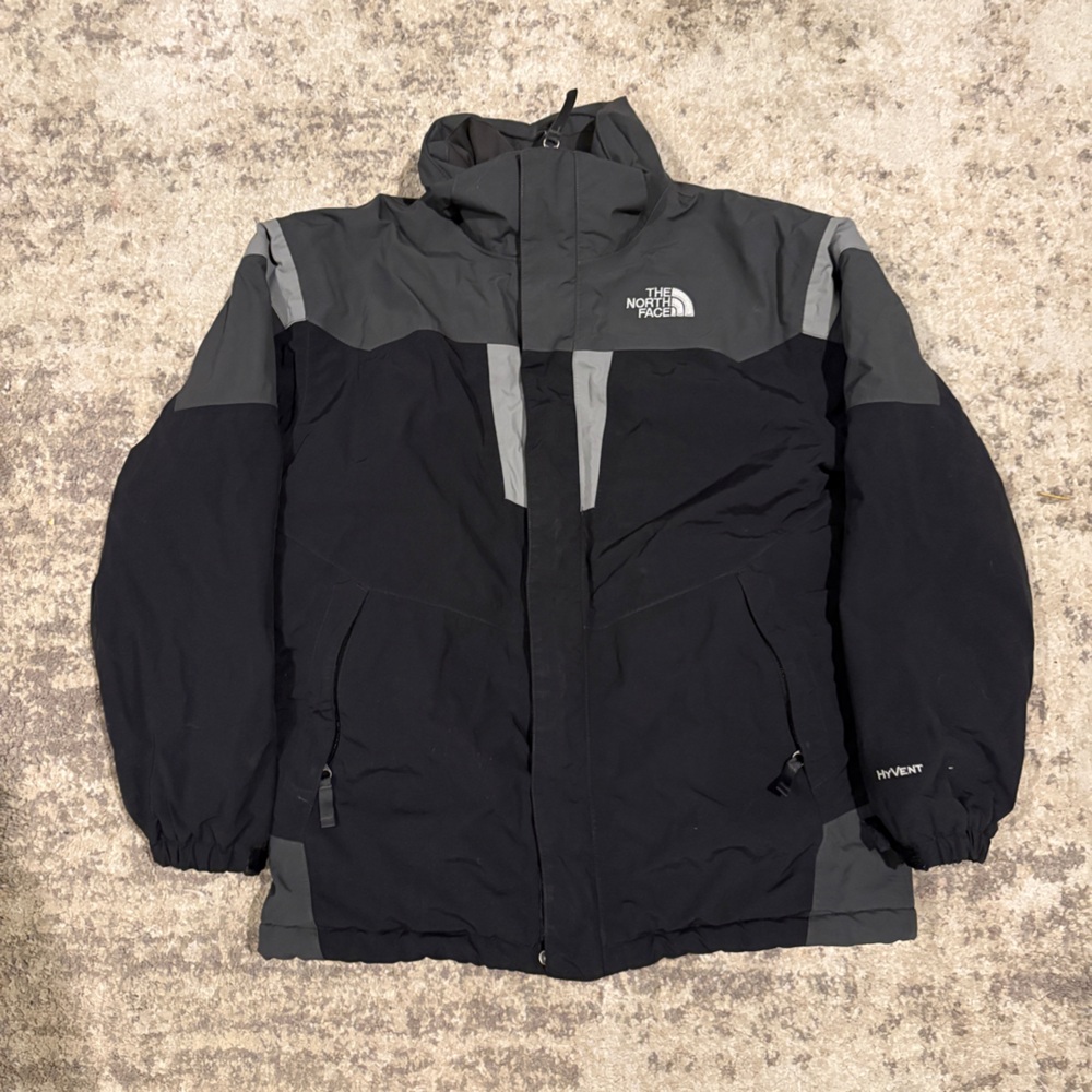 The North Face Boy’s Hyvent Black and Gray Insulated Softshell Jacket Size L